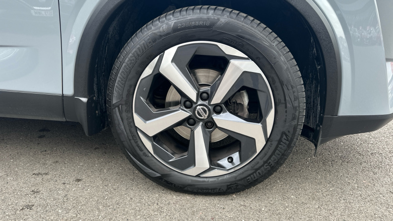 Nissan Qashqai 1.3 DiG-T MH N-Connecta 5dr Petrol Hatchback